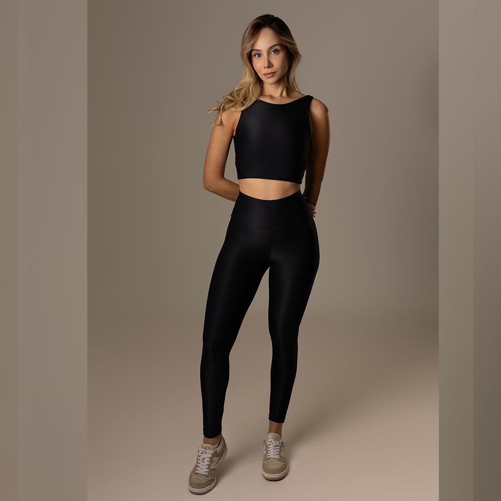 Top Ari Preto
