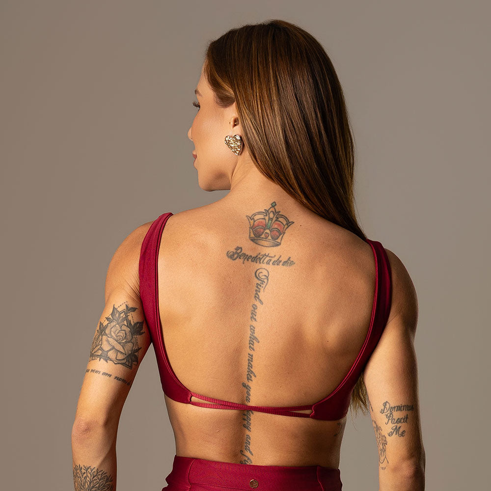 Top Maya Carmim