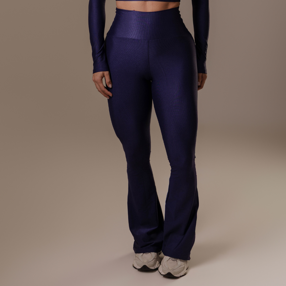 Calça Flare Nívea Marinho